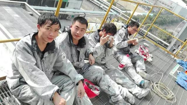 工作中，認真工作的男人是最帥的.jpg